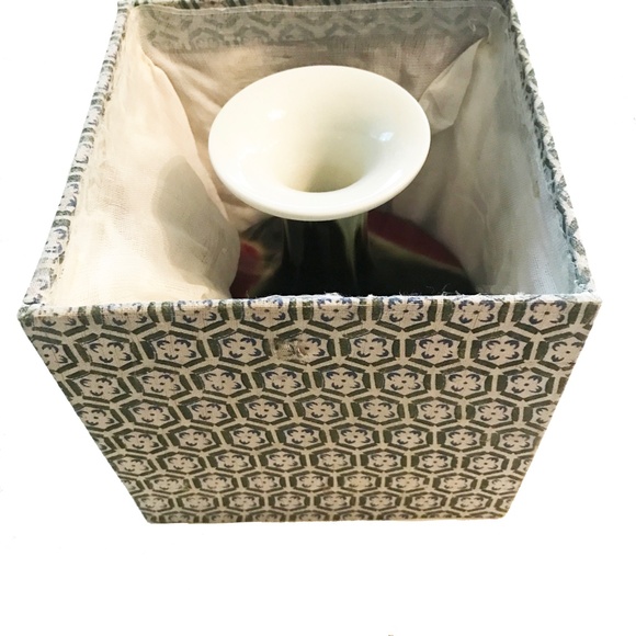 NWOT Porcelain Vase - Picture 3 of 3